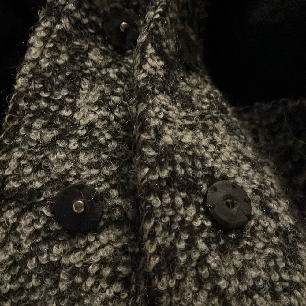 Peck & Peck Wool Black w/gray trim Kimono style snap buttons & Belt Size Medium - Picture 12 of 12